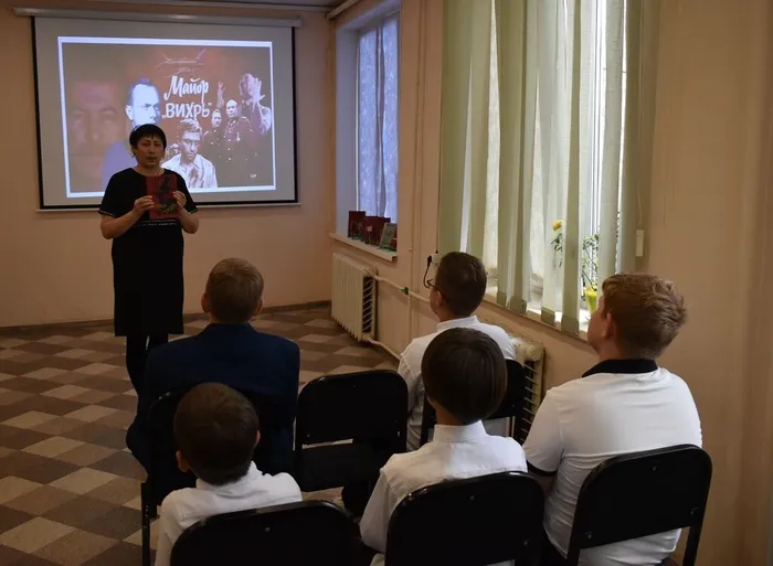 литературно-кинематографический час «Мгновения войны в произведениях Юлиана Семенова»