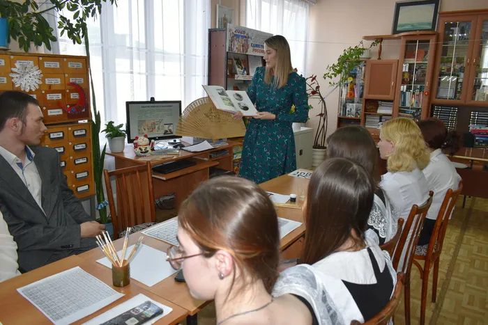 Час искусства, посвященный литературе и живописи в китайском стиле в рамках года культуры России и Китая.