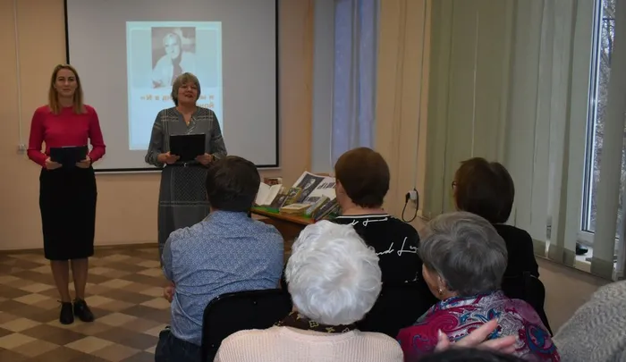 Литературный слайд-час, посвященный 110-летию со дня рождения
К.М. Симонова