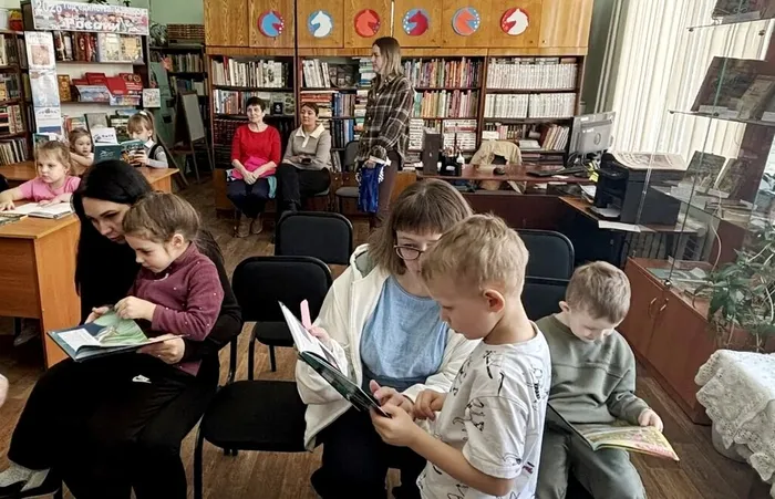 в читальном зале с книгами