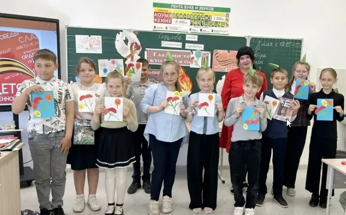 с книгами о войне и поделки