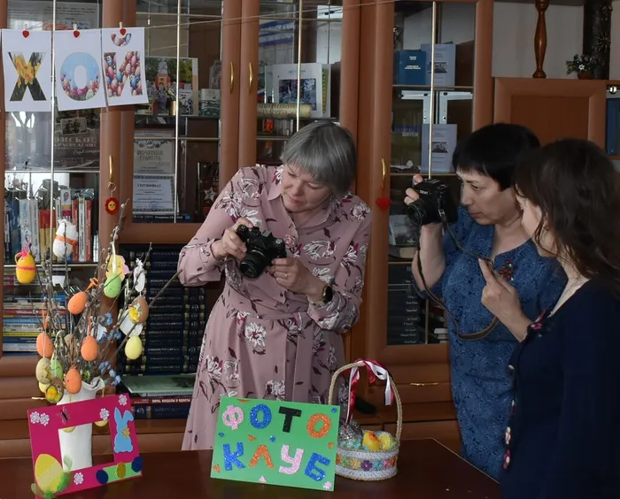 Гости мероприятия приняли участие в мастер-классе «Пасхальная открытка»