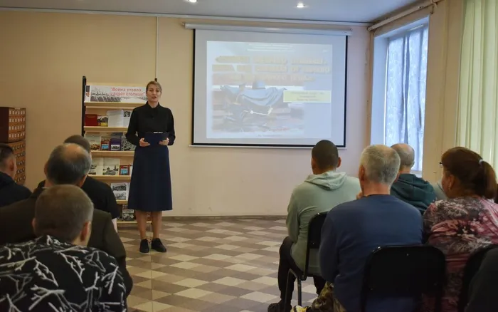В Центральной районной  библиотеке им. В.Н. Ганичева  прошло памятное мероприятие, посвящённое 85-летию со дня начала Московской битвы в Великой Отечественной войне, для получателей социальных услуг АСУСО «Марьяновский ДИ»