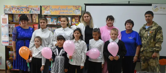 у книжной выставки