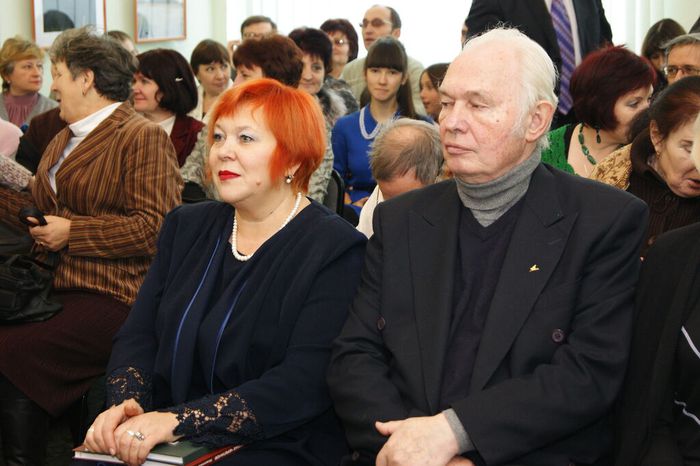 14 декабря 2012 года состоялась торжественная церемония вручения литературной премии имени Федора Ушакова в Художественном салоне.